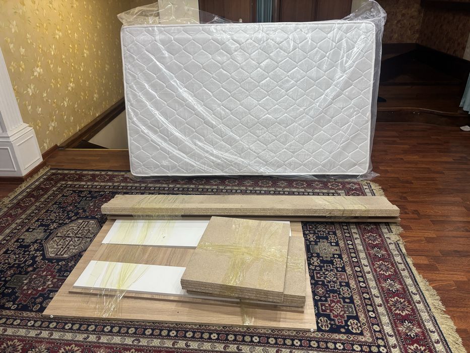 Продается кровать с новым матрасом