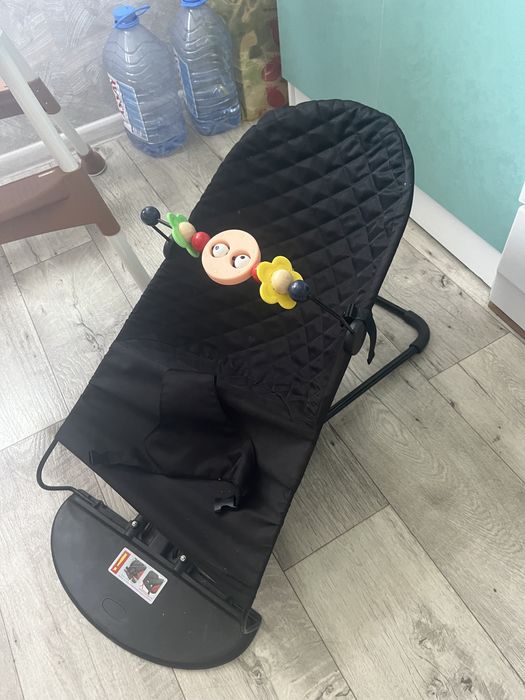 продам шезлонг новый