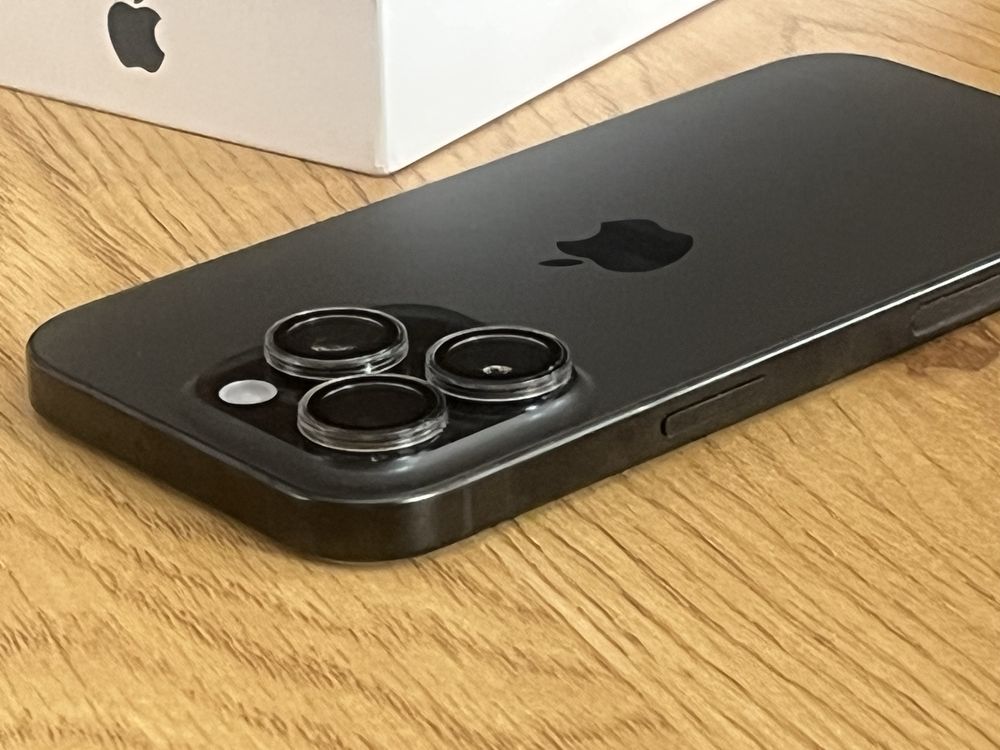 Бартер iPhone 16 pro 128gb black на 1 месец