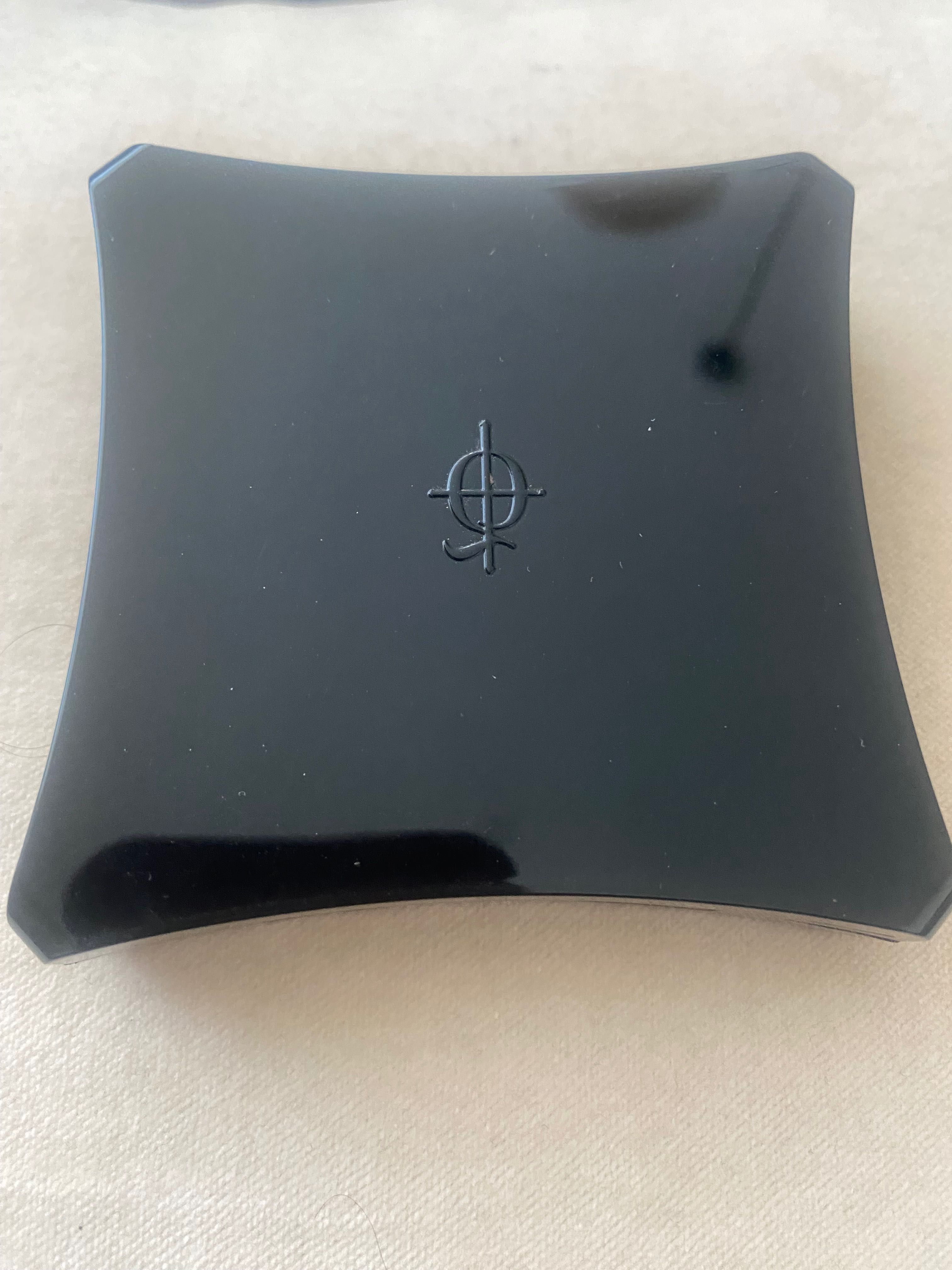 Illamasqua пудра хайлайтър нова DARE