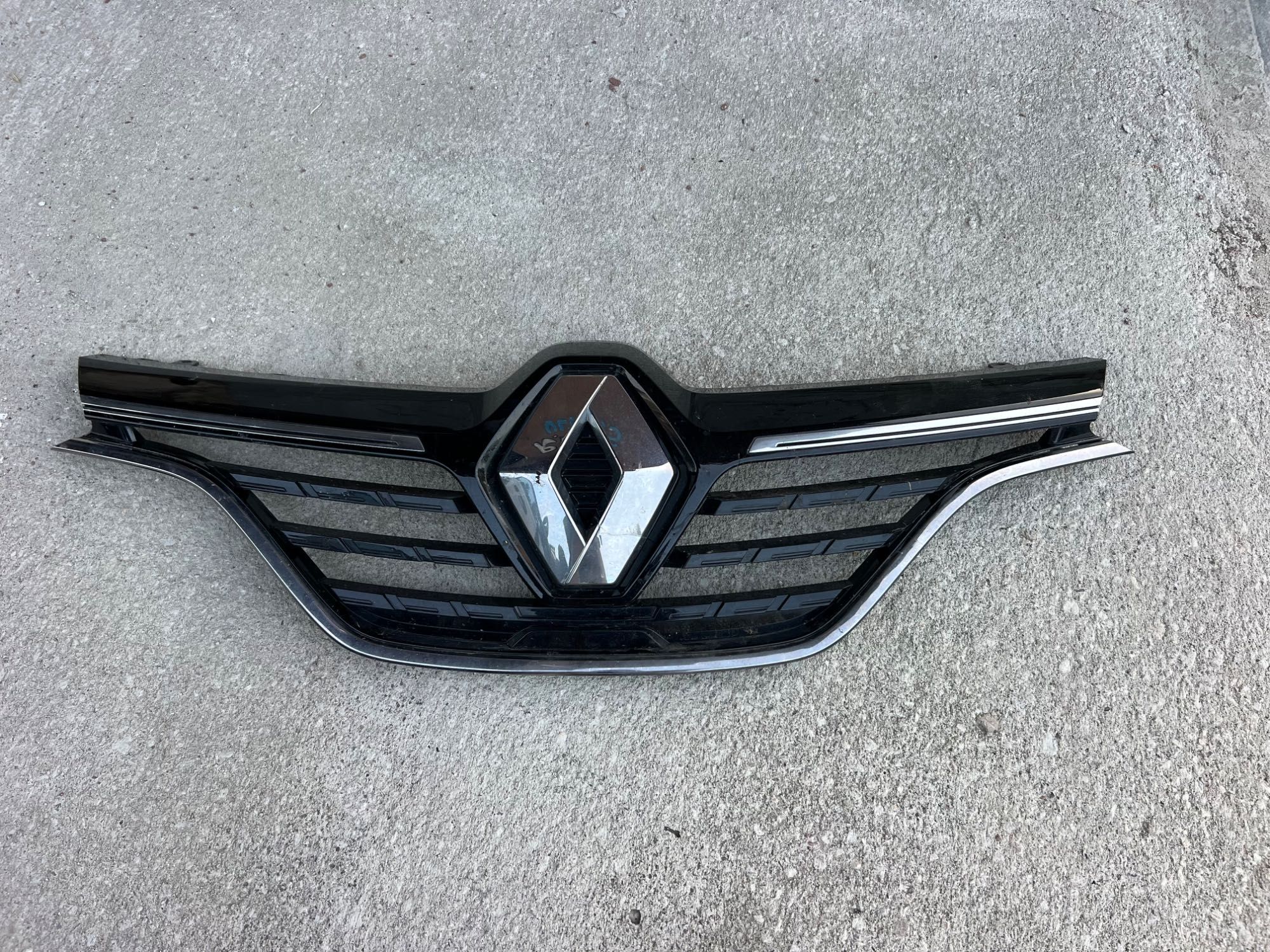 Радиаторна решетка Рено Меган 4 / Renault Megane 4