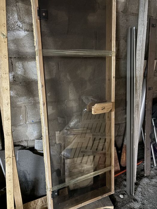 Дверь для бани в отличном состоянии