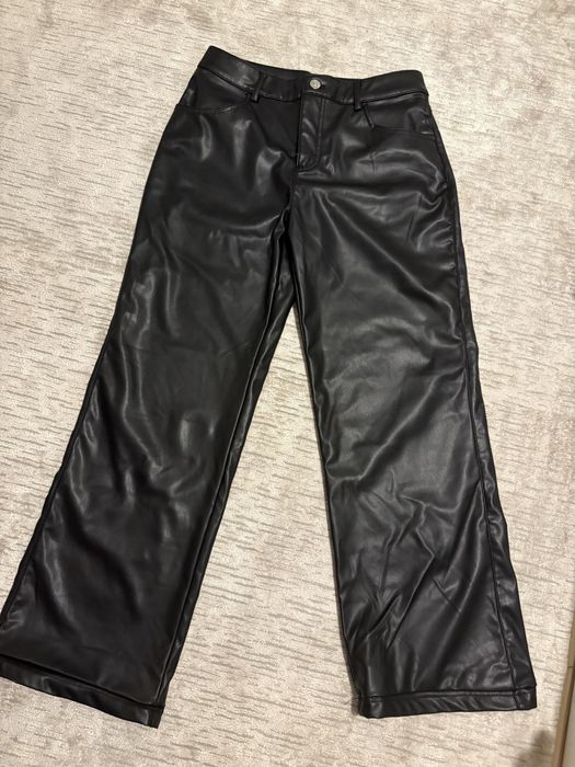 Pantaloni piele