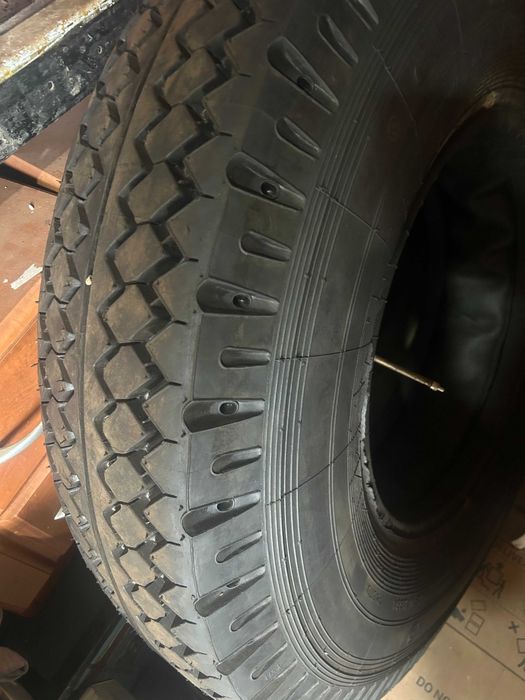 Шина 10R20 новый
