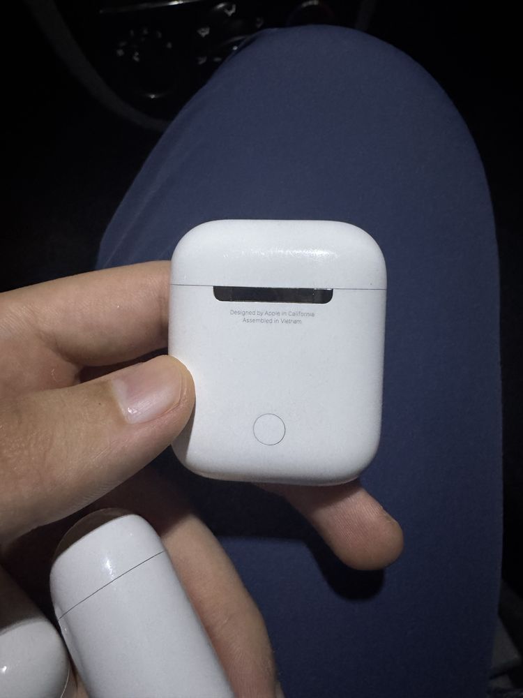 Apple Airpods 2.1 original б/у в хорошем состоянии