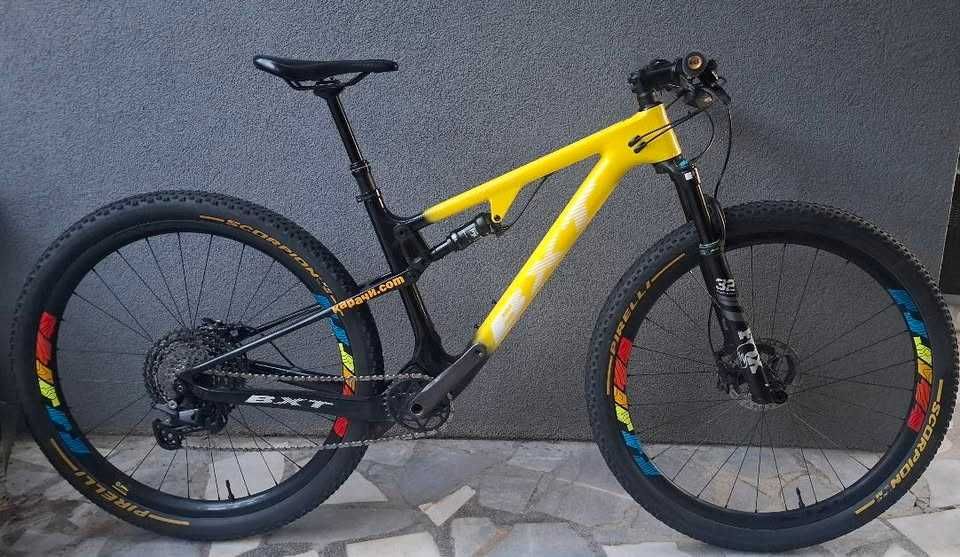 Карбонов велосипед BXT 29" М размер