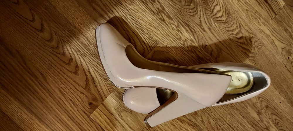 Pantof de dama folositi o singura data