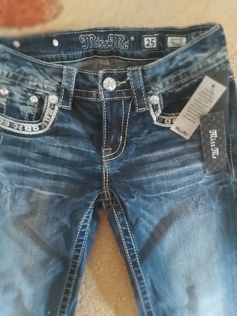 Blugi pentru fete