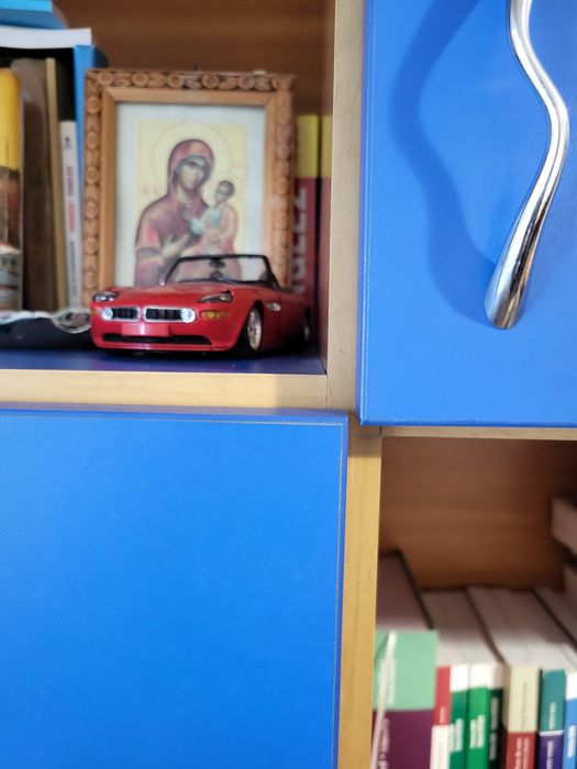 Bibliotecă  cu multe rafturi + birou, cameră de tineret, de studiu