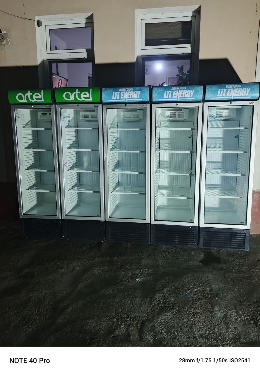 Витрина холодильники срочно продается