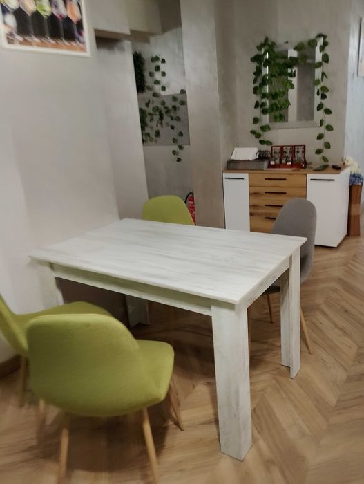 Маси,столове и дивани