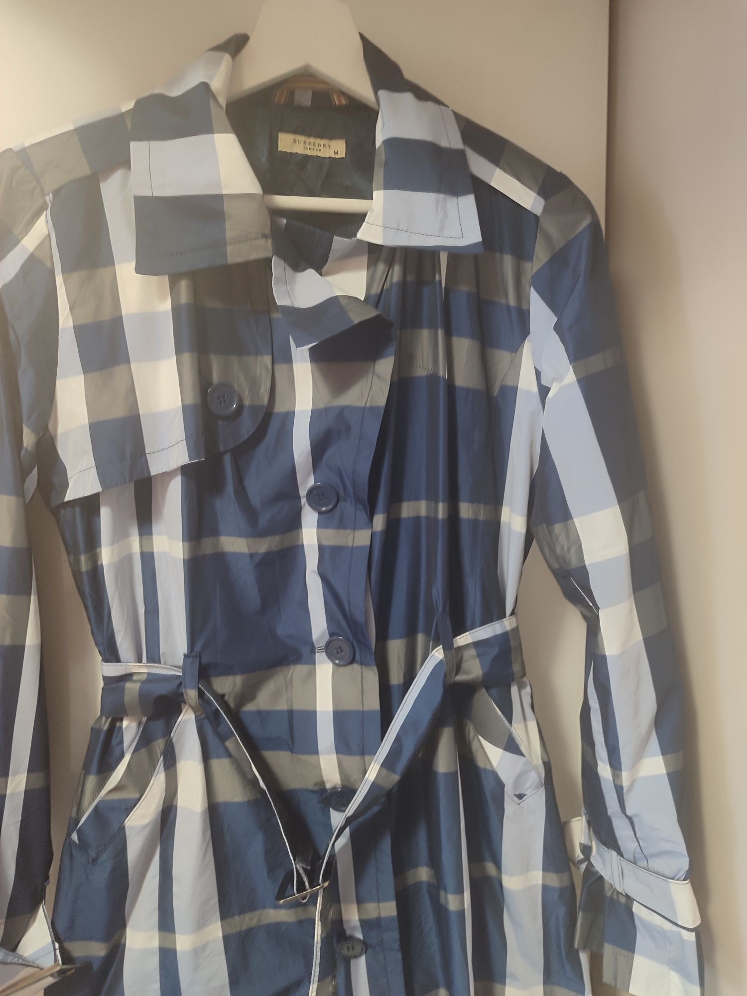 BURBERRY London  за ценители