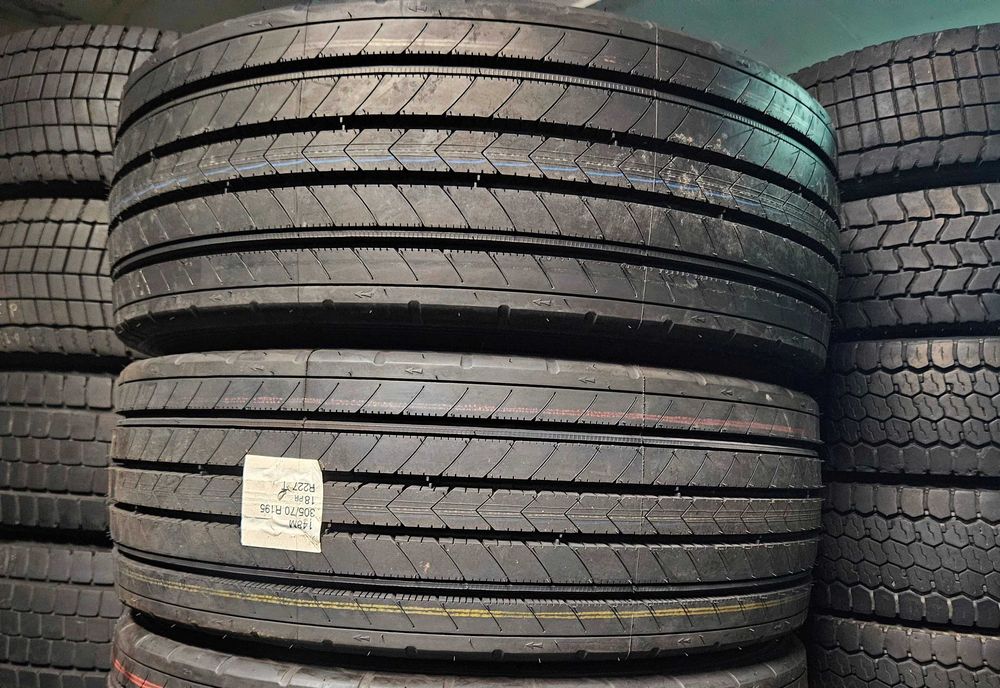 2Нови товарни гуми 305/70R19.5 Bridgestone R227 148M 18PR 1320лв. СДДС