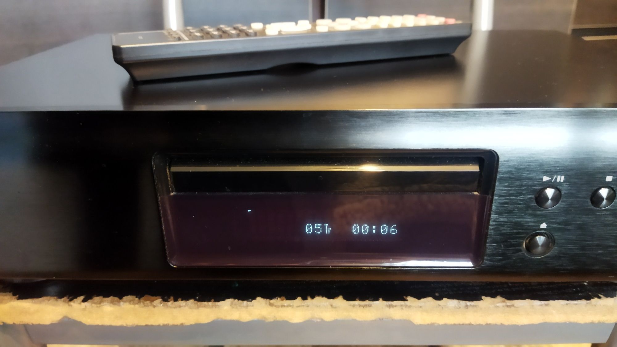 Продавам Denon DCD 520 ae