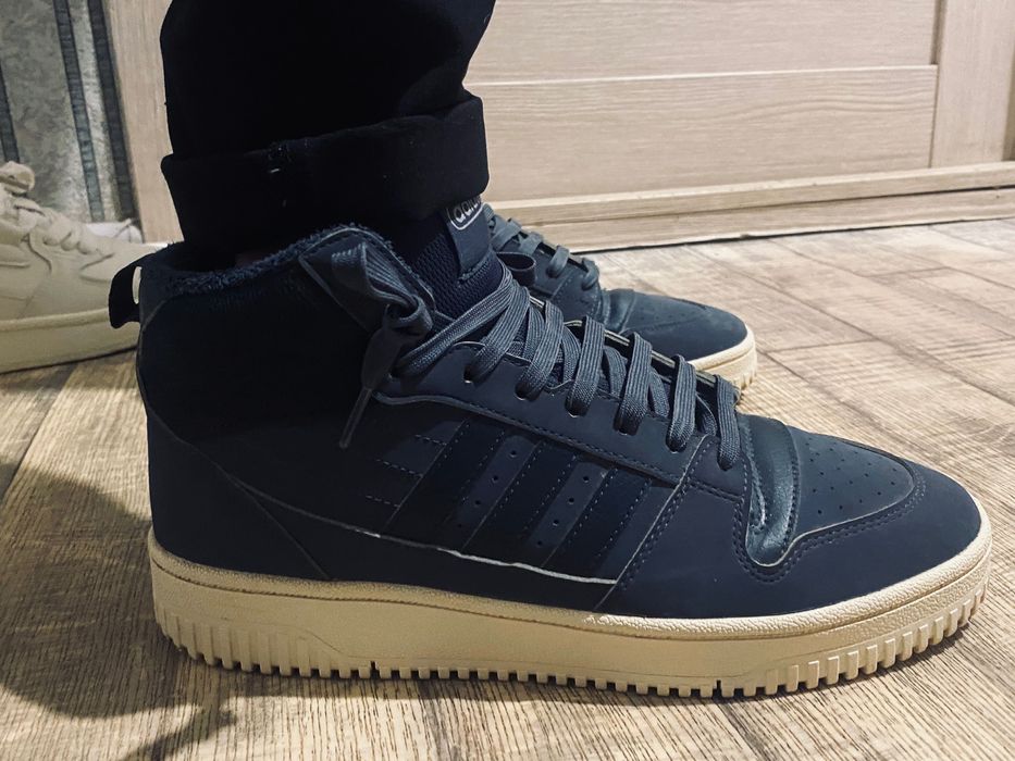 Зимние кросовки адидас