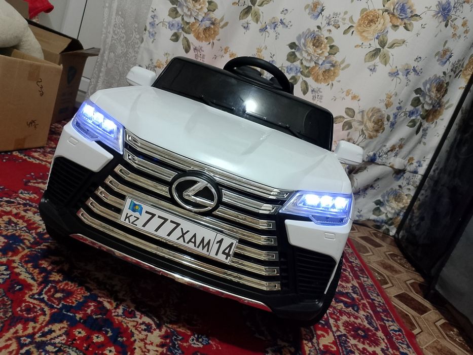 Продам срочно за 50/000 есть торг машина новая