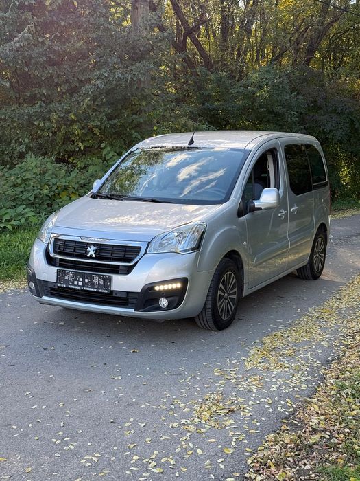Peugeot Partner Import Austria/automata/CarPlay