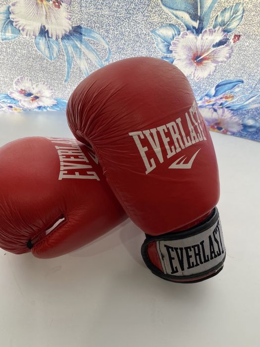 Боксерские перчатки