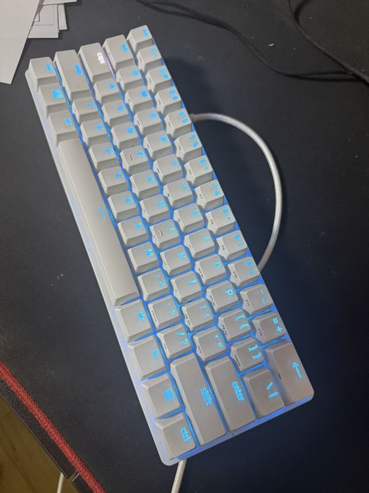 Razer Huntsman Mini White – RGB, 60%, Switch-uri Optice – Ca Nouă