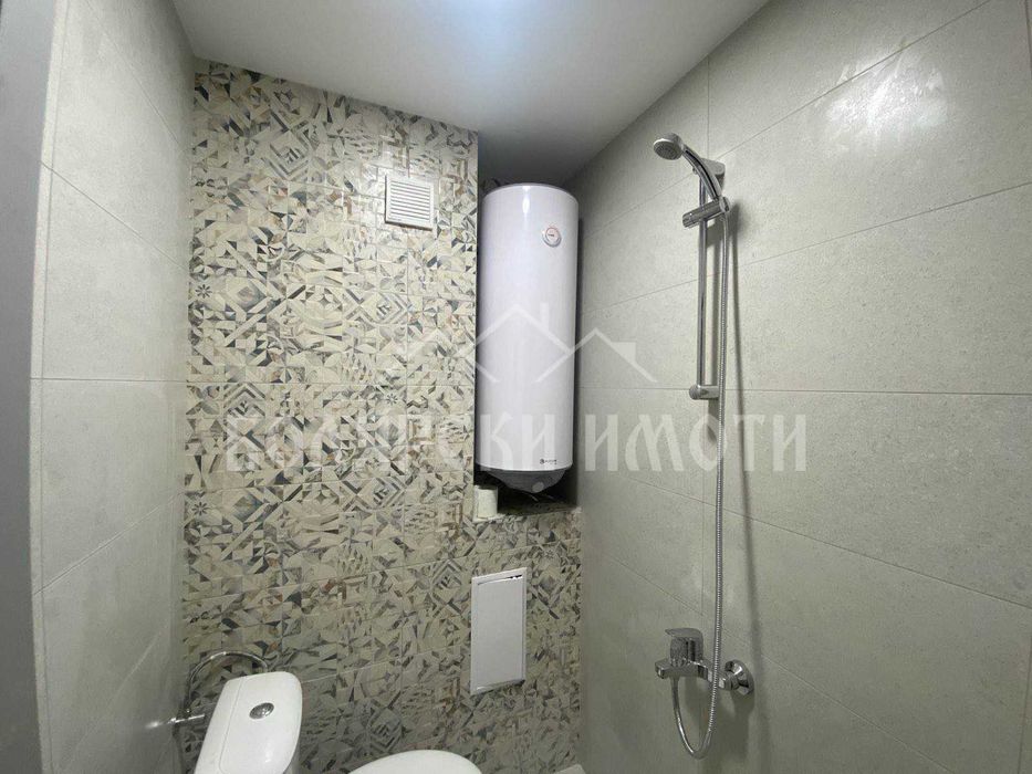 Функционален двустаен апартамент в Широк Център