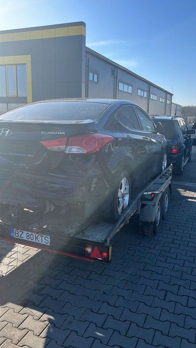 Dezmembram Hyundai Elantra 1.6 benzina din 2013