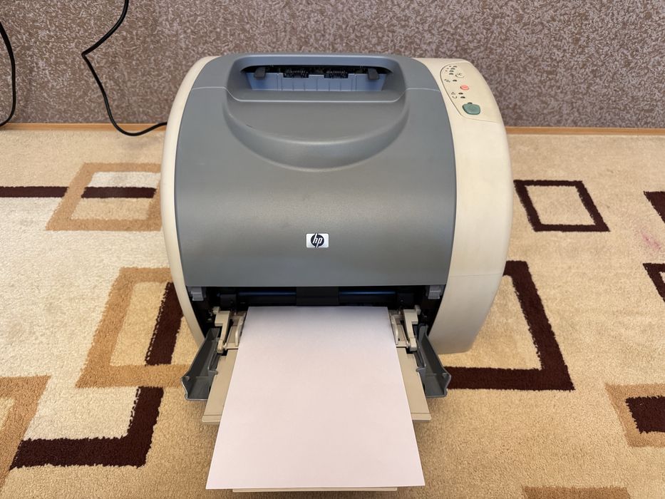 Продаётся лазерный Принтер HP Color LaserJet 1500L