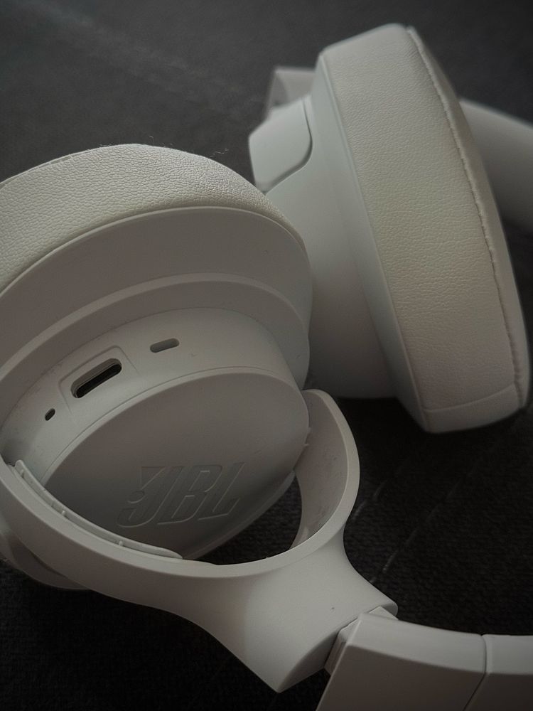 Аудио Слушалки JBL  720