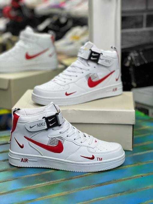 Фирменные кроссовки  Nike Air Force 1 Mid