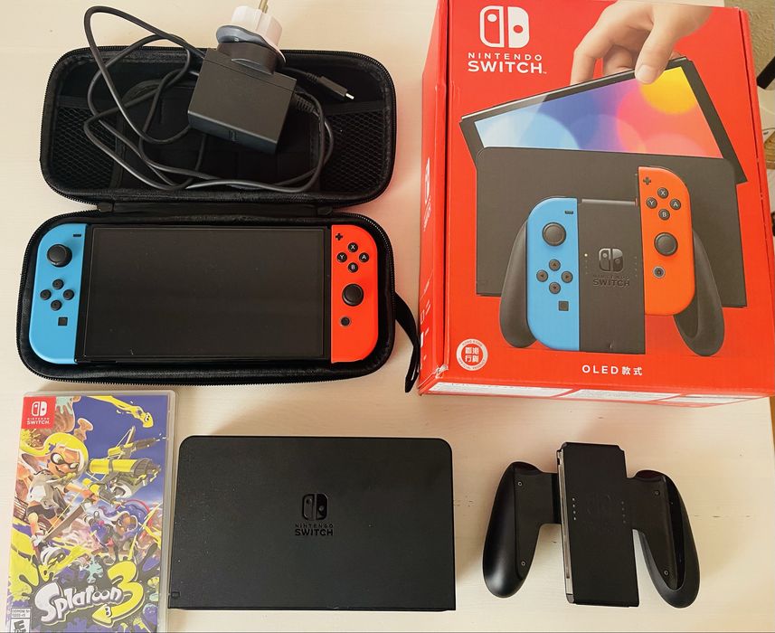 Nintendo Switch OLED (почти новый) + аксессуары + игра Splatoon 3