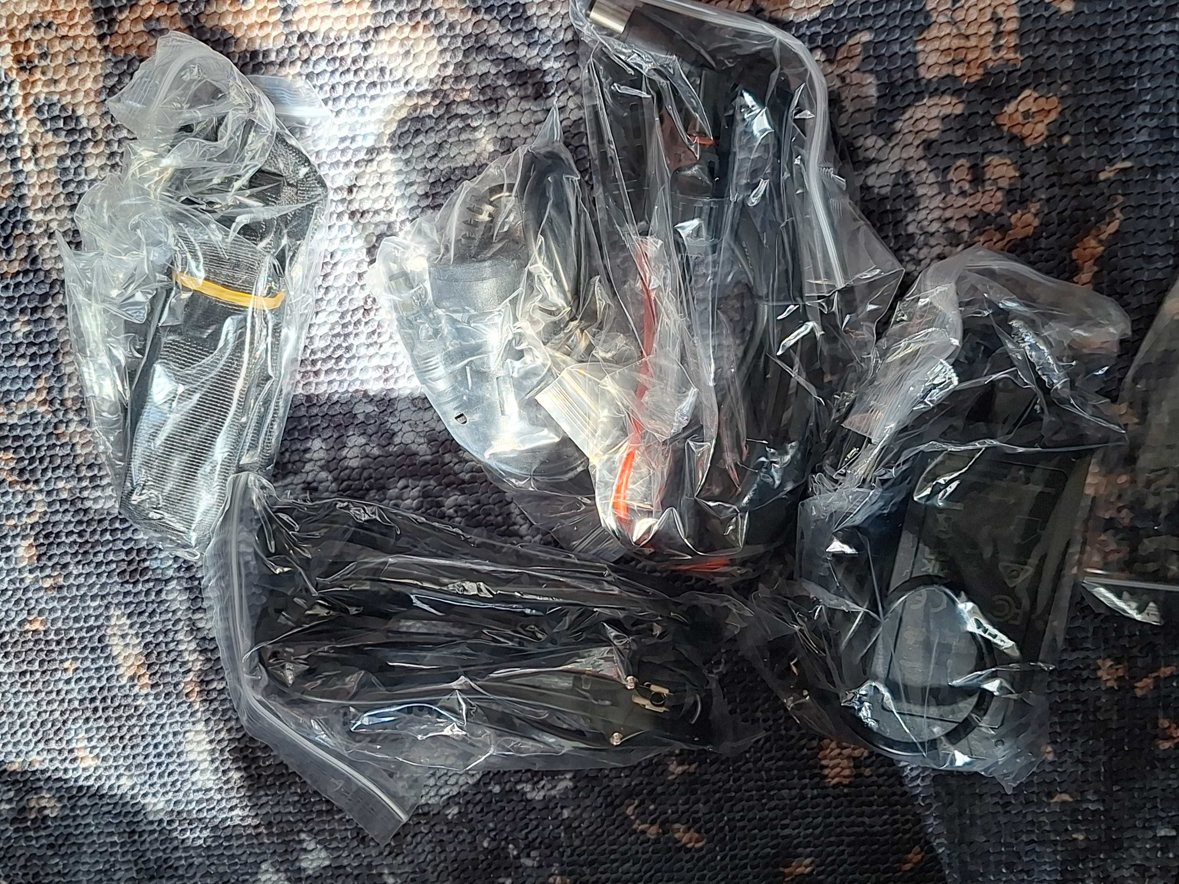 SWAREY портативен генератор 500W с изход за контакт, USB, запалка и др