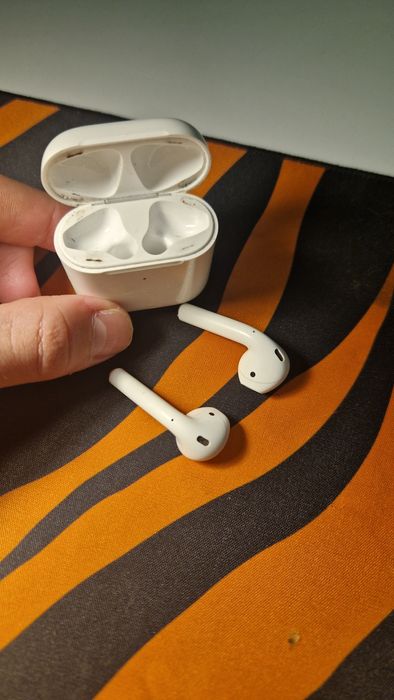 Продаю Air pods 1 original