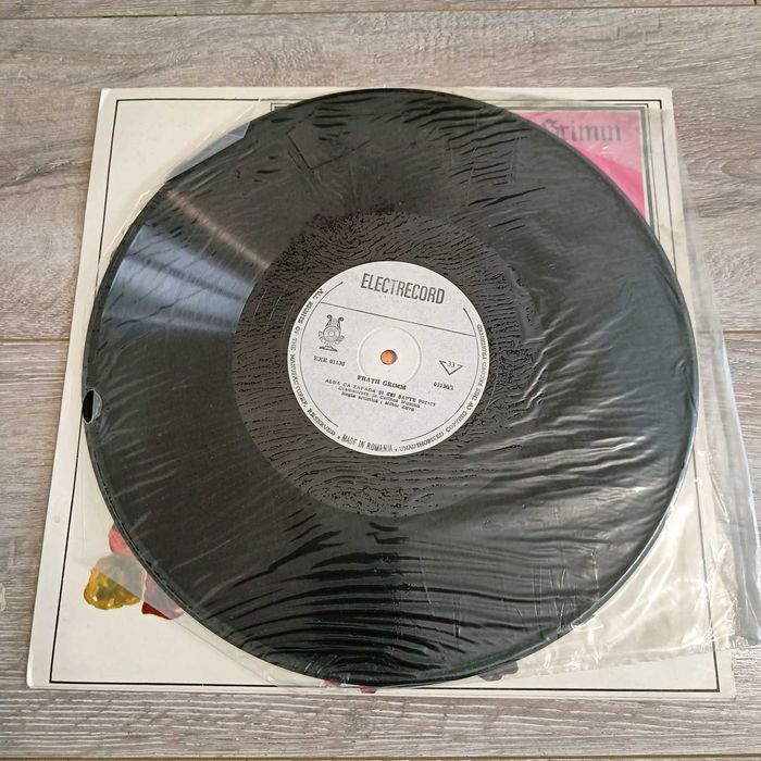 Vand disc de vinil "Albă ca zăpada si cei 7 pitici, Căsuța din pădure"