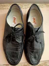 Италиански оригинални обувки номер 42
