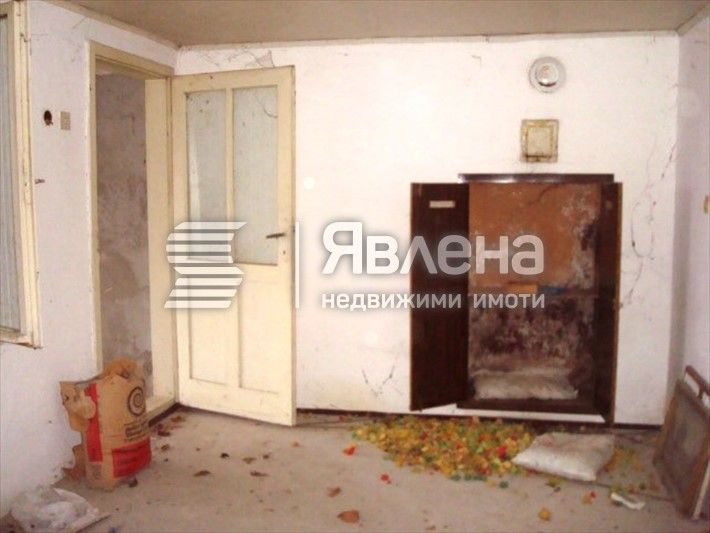 Продава се Къща в с. Маломир, Област Ямбол - 190 кв.м за 58 €/кв.м - Снимка #8
