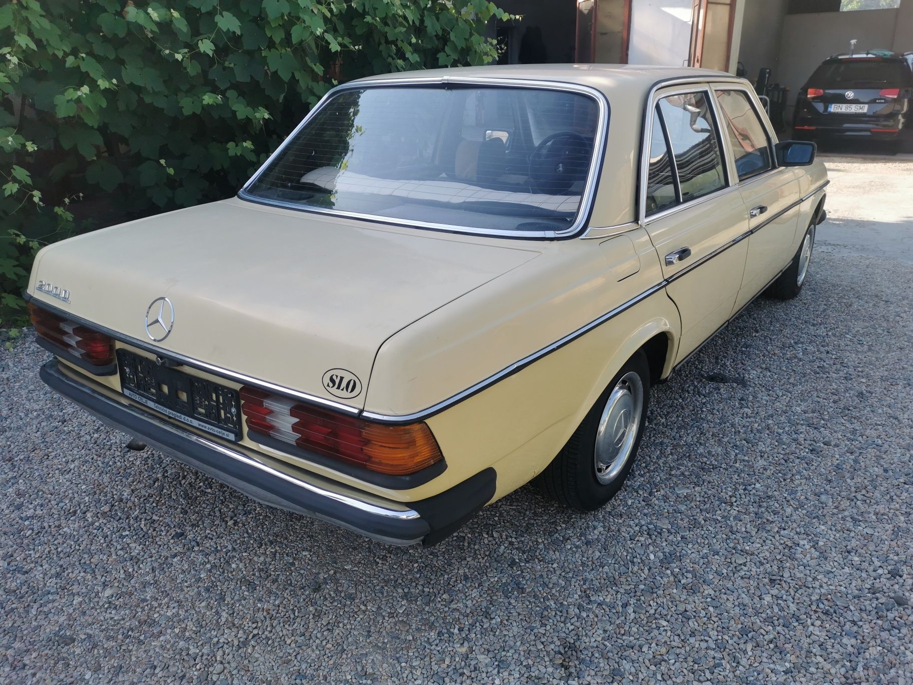 Mercedes Benz 200D w123