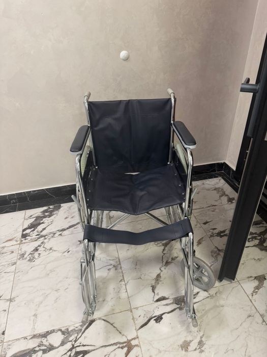 Продам инвалидную коляску
