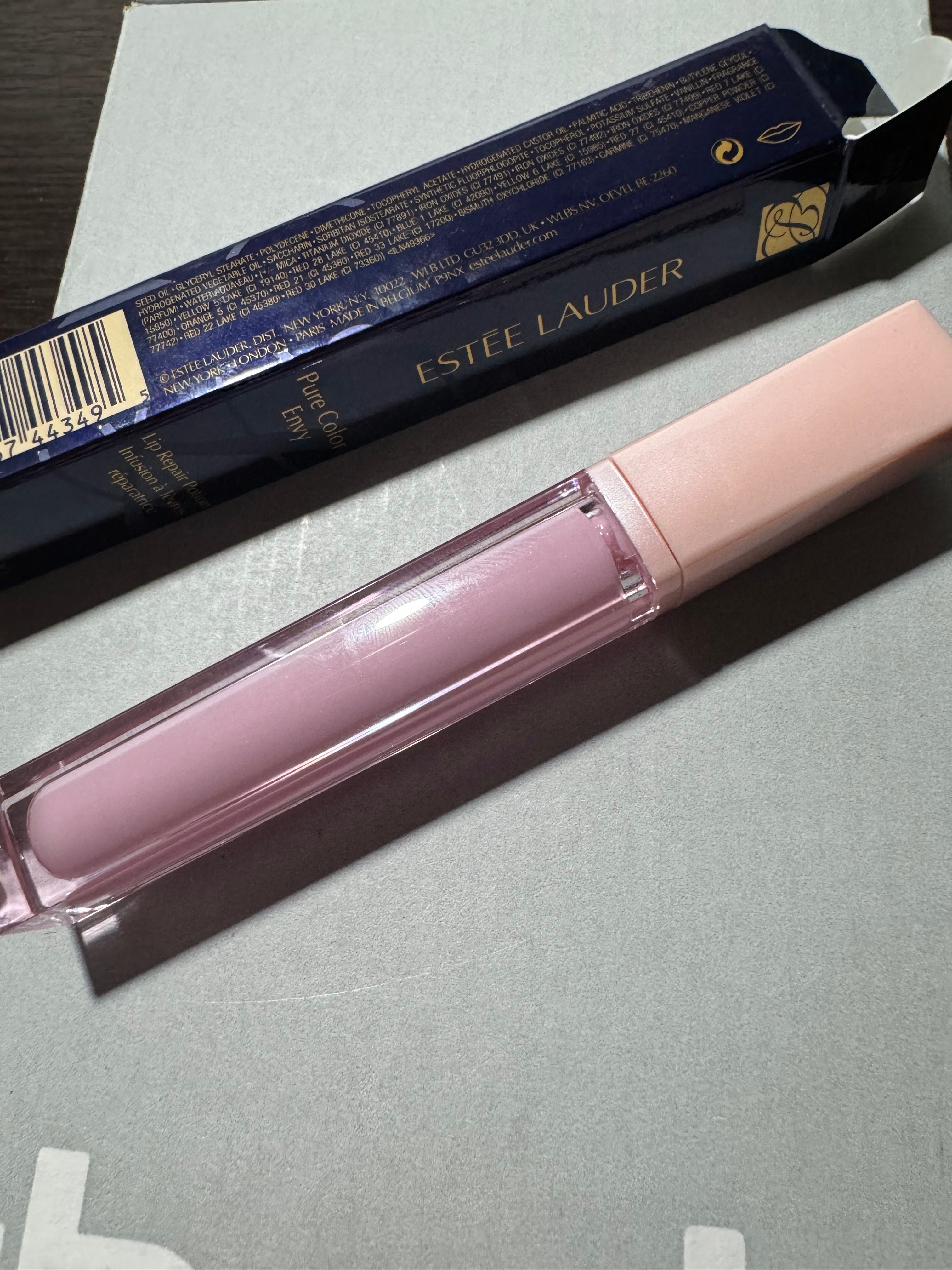 Люксовый бальзам для губ от Estée Lauder