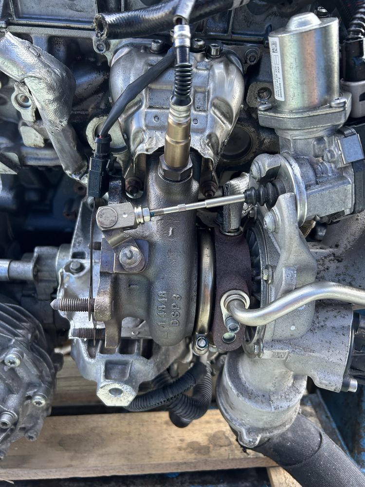 Rampă injectoare completă cu injectoare Audi Q5 2.0 Tfsi 2017