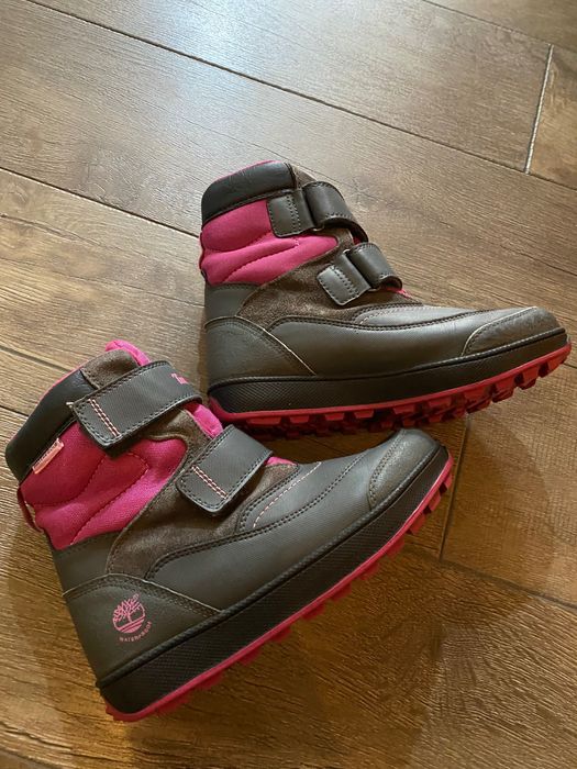 Продаю ботинки Timberland на девочку
