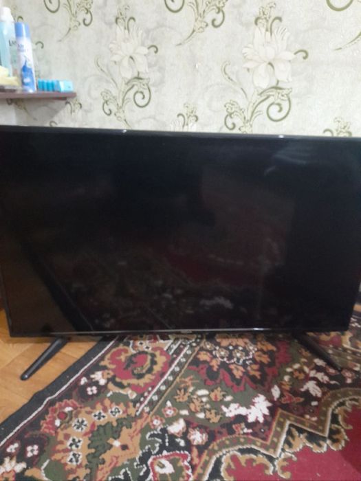 Продам телевизор на запчасти