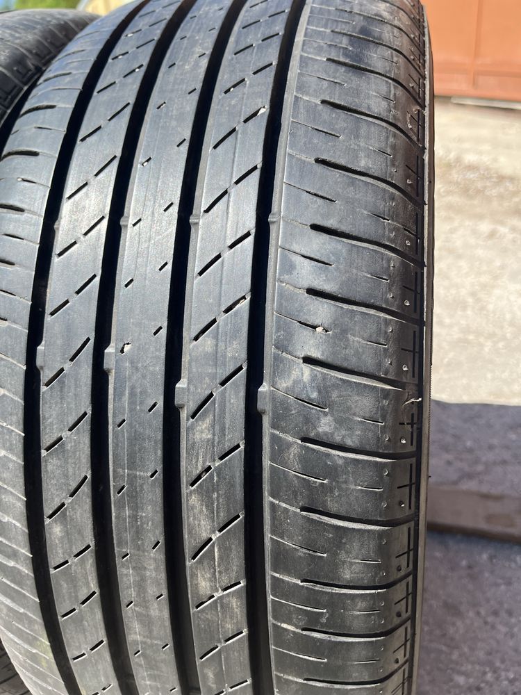 2 бр. летни гуми 215/50/17 Bridgestone DOT 0818 5,5 mm