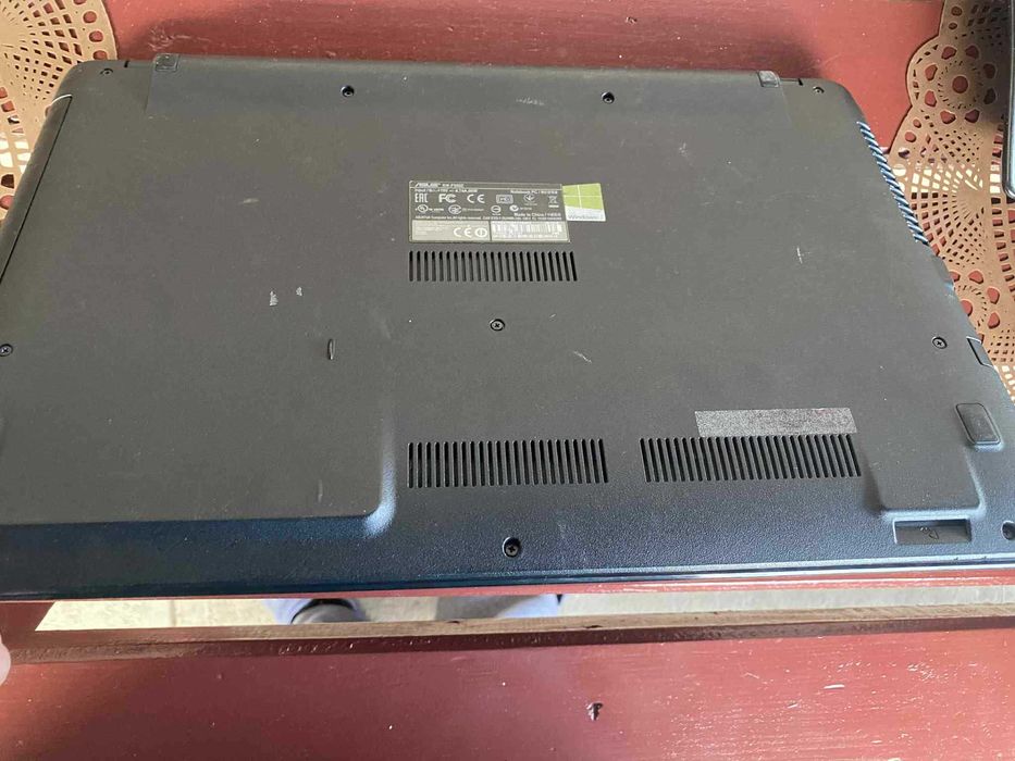 Laptop Asus AMD 12 Core