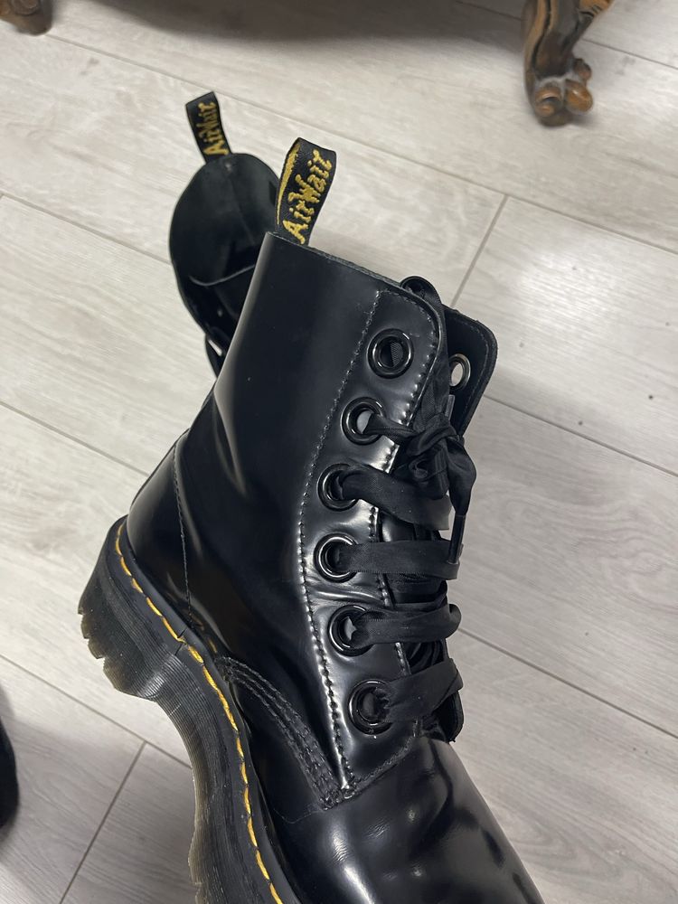 Dr Martens  molly 42