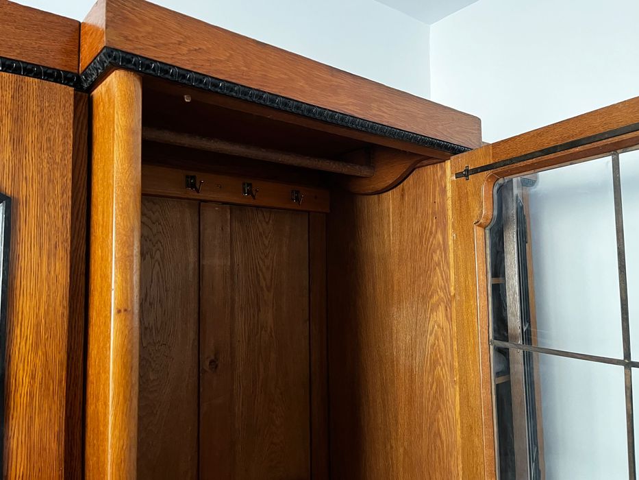 Dulap clasic din lemn masiv