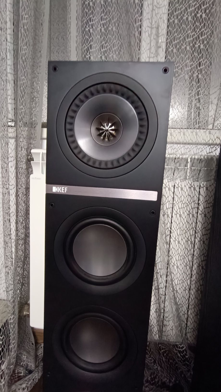 Vând boxe KEF Q500