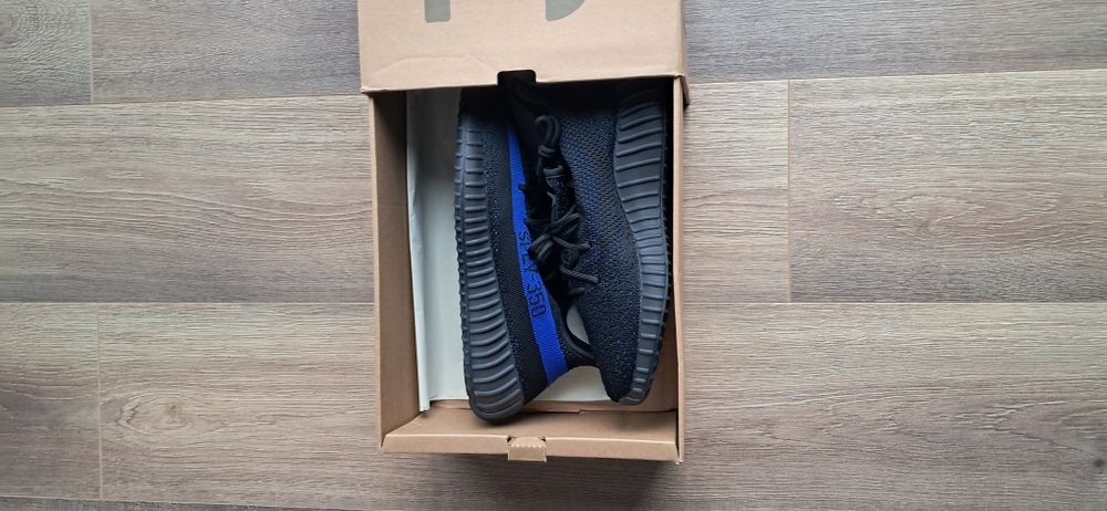 Adidas yeezy 350 V2 'Dazzling Blue'