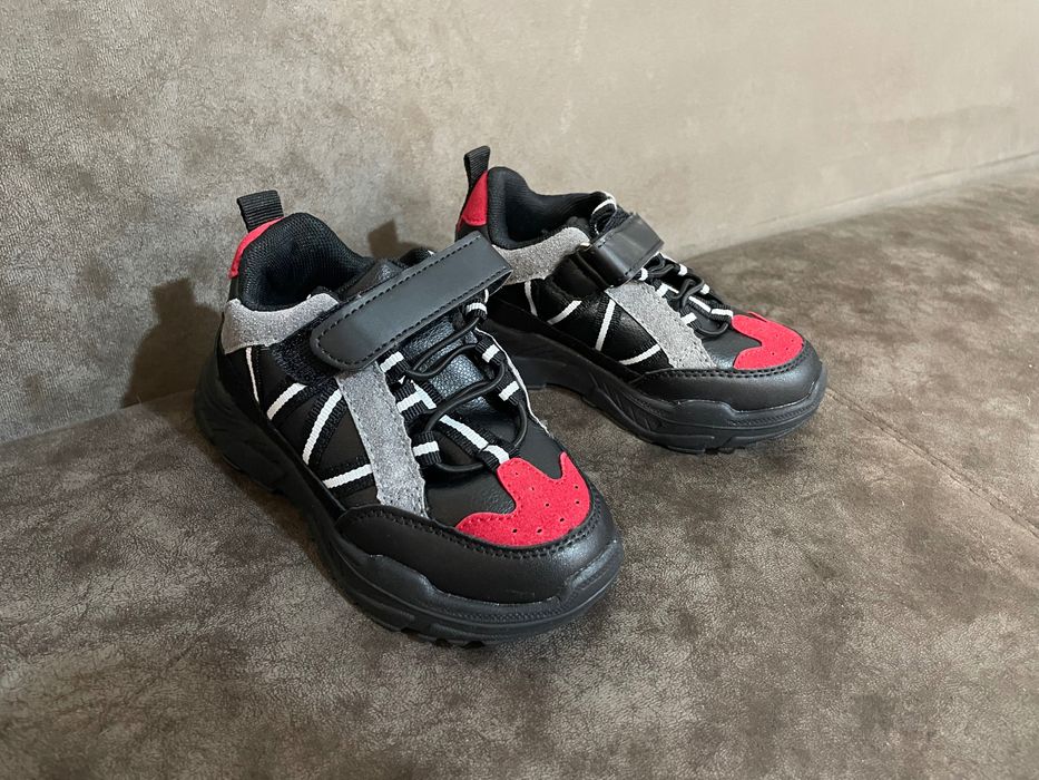 Кроссовки осенние 27