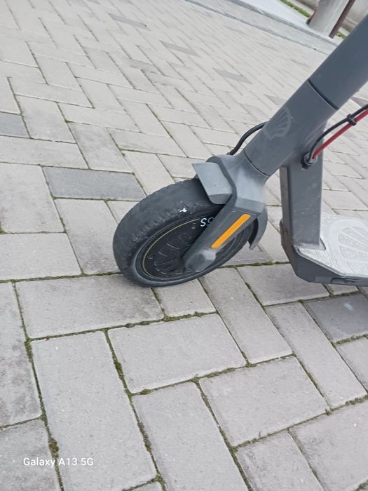 Vând trotineta electrica