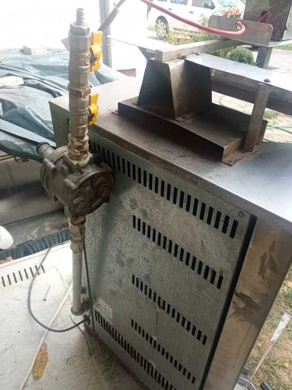 aparat shaorma,kebab,shaworma gyros pe gpl cu motor 5 arzatoare