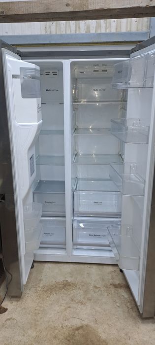 Хладилник с фризер LG side by side